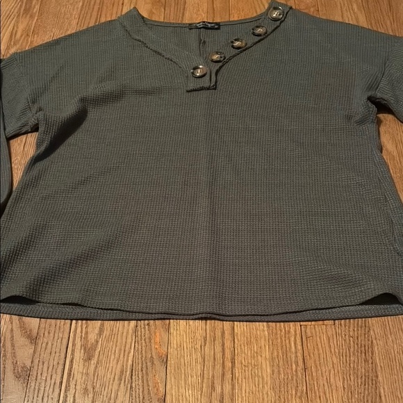 Chic Charcoal Button-Accent Long Sleeve Top - Picture 5 of 12